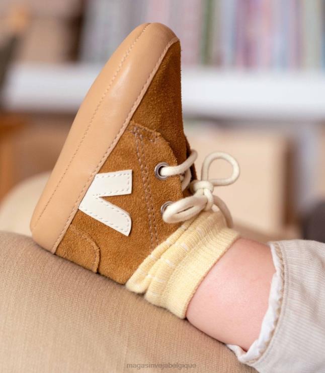 enfants Veja bébé daim camel pierre chaussures 82NJ6402